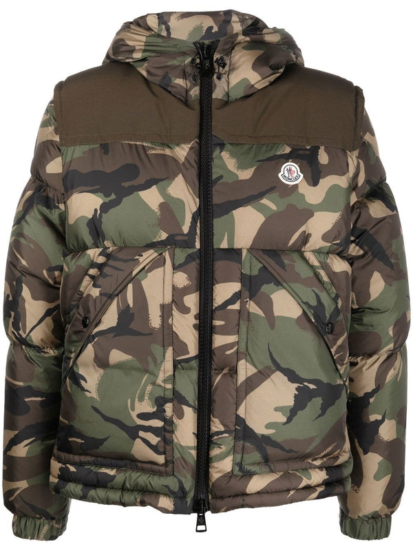 camouflage-print hooded puffer jacket