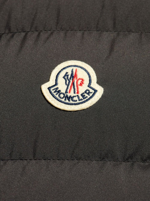 mock neck logo patch down gilet