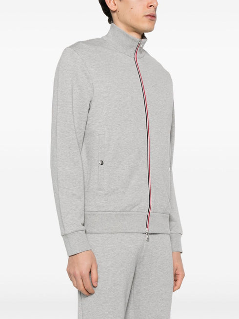 bluza z zamkiem błyskawicznym i aplikacją z logo