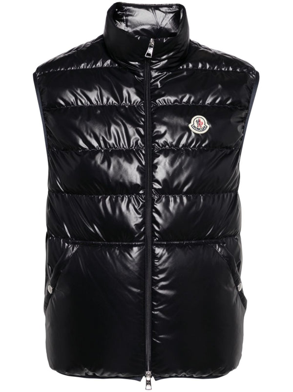 zip fastening vest
