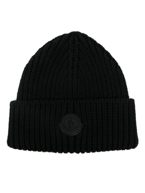rubberised-logo knitted beanie
