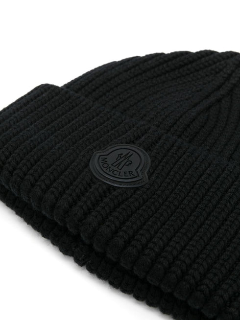 rubberised-logo knitted beanie