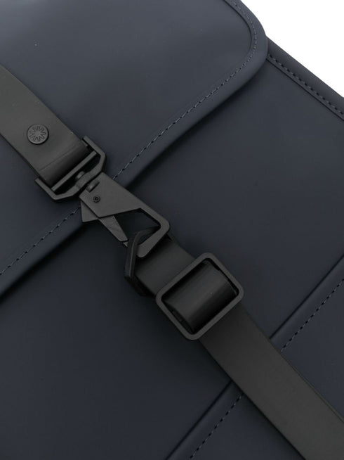 carabiner-fastening waterproof backpack