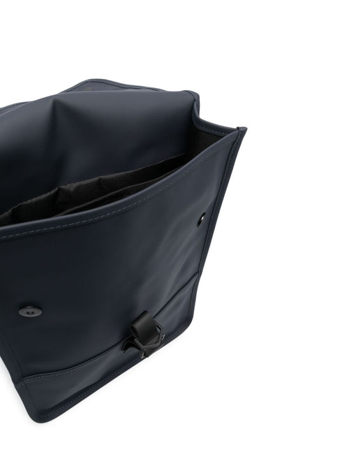 carabiner-fastening waterproof backpack