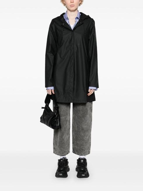 parka z kapturem zapinana na guziki