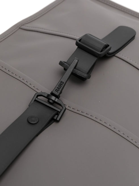 carabiner-fastening waterproof backpack