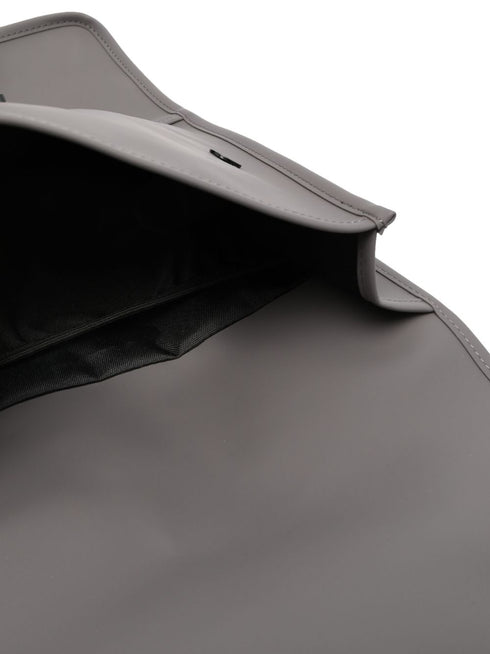 carabiner-fastening waterproof backpack