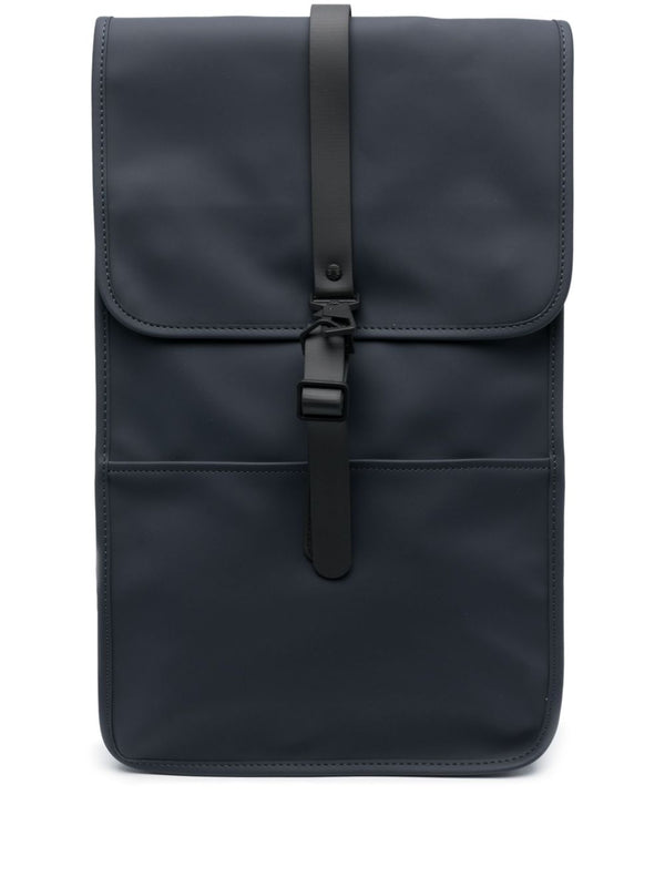 carabiner-fastening waterproof backpack