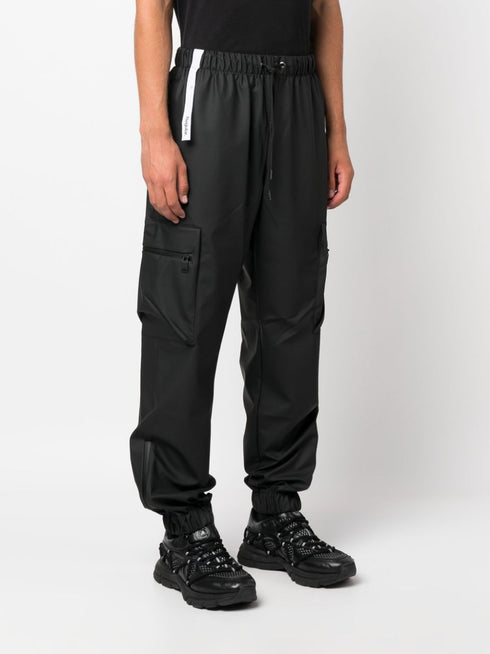 drawstring-waistband tapered cargo trousers