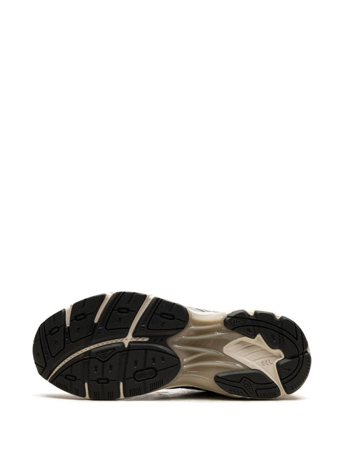 GT-2160 "Oyster Grey" sneakers