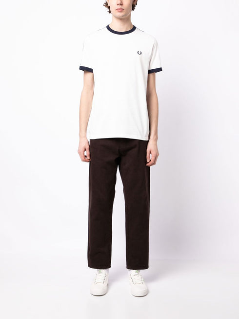 koszulka z haftowanym logo i okrągłym dekoltem