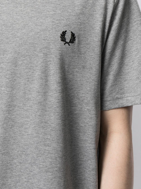 koszulka z krótkim rękawem i haftowanym logo