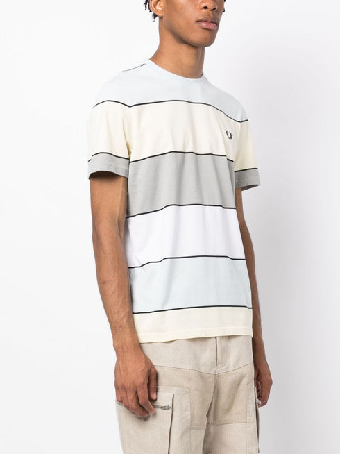 koszulka w paski z haftowanym logo