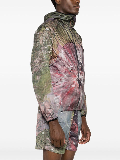 kurtka z kapturem w abstrakcyjny wzór