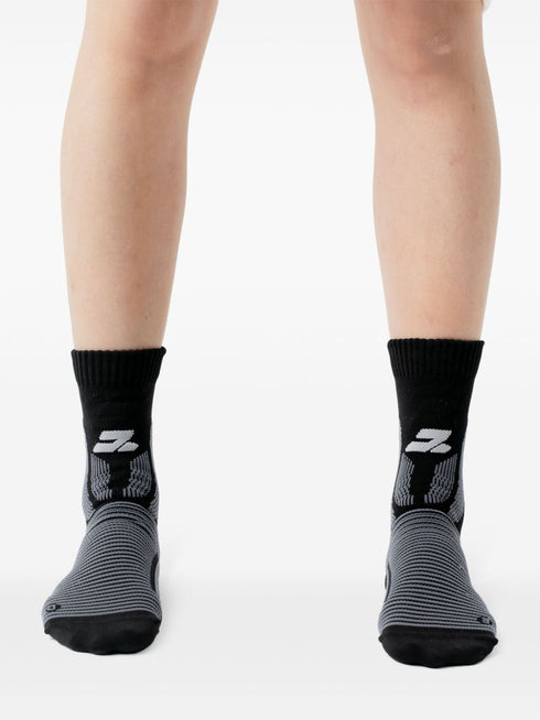 Forms compression socks