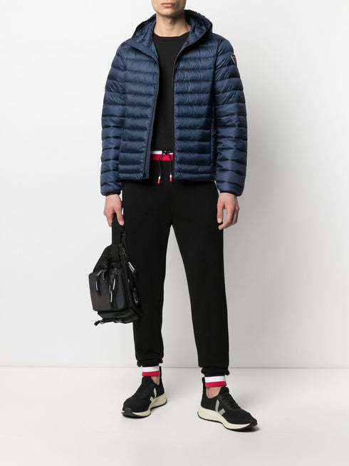 lekka kurtka z kapturem