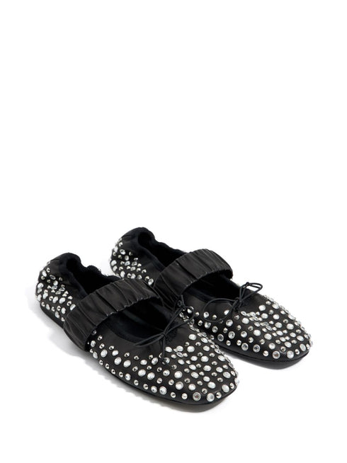 skórzane baleriny zdobione ćwiekami