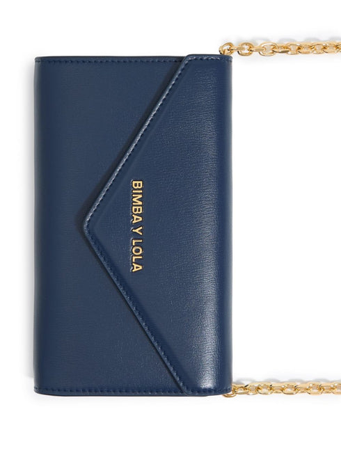 mała torebka z logo i napisem