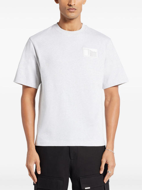 koszulka z bawełny organicznej z naszywką z logo